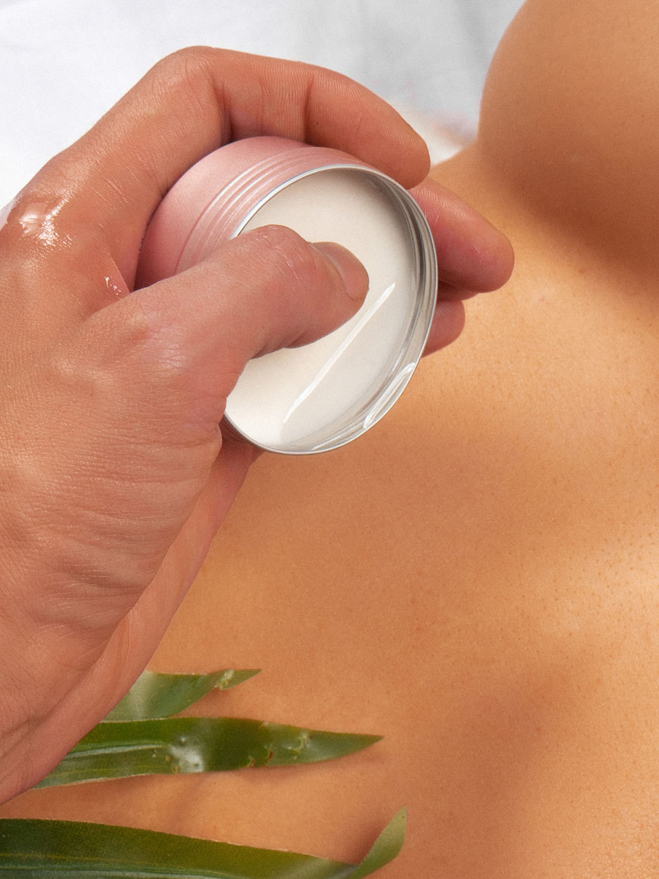 Массажная свеча Relaxing & Exciting Massage Candle Клубника в сливках