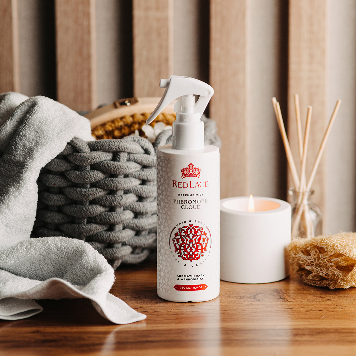 Red Lace Парфюмированный мист с феромонами Red Lace Pheromone Cloud Ваниль & Белый мускус 250 мл